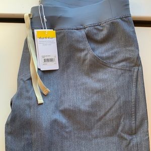 Figs kade cargo pants, brand new
